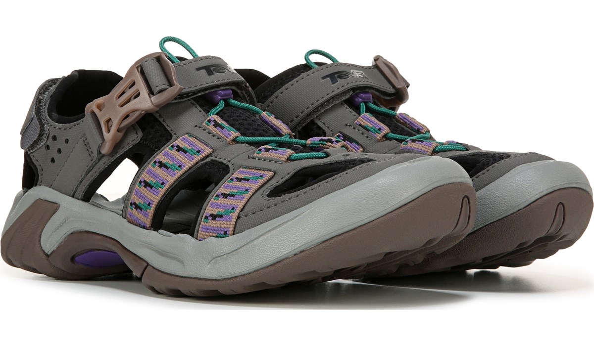 famous footwear keen
