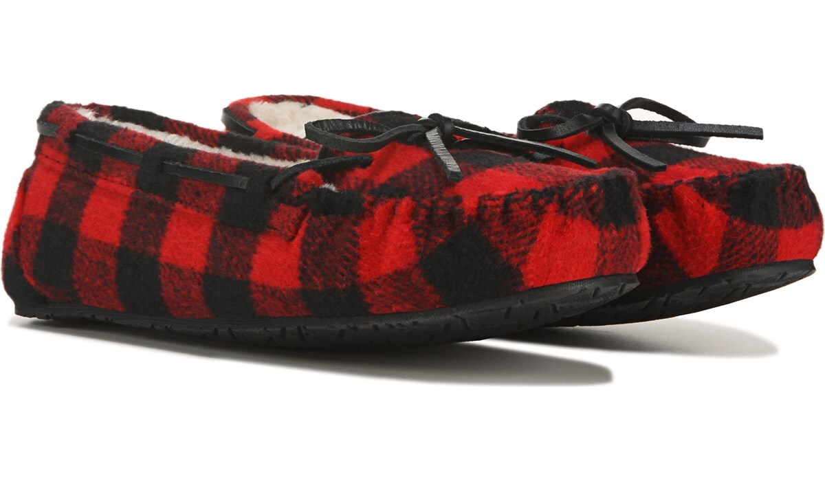 famous footwear slippers