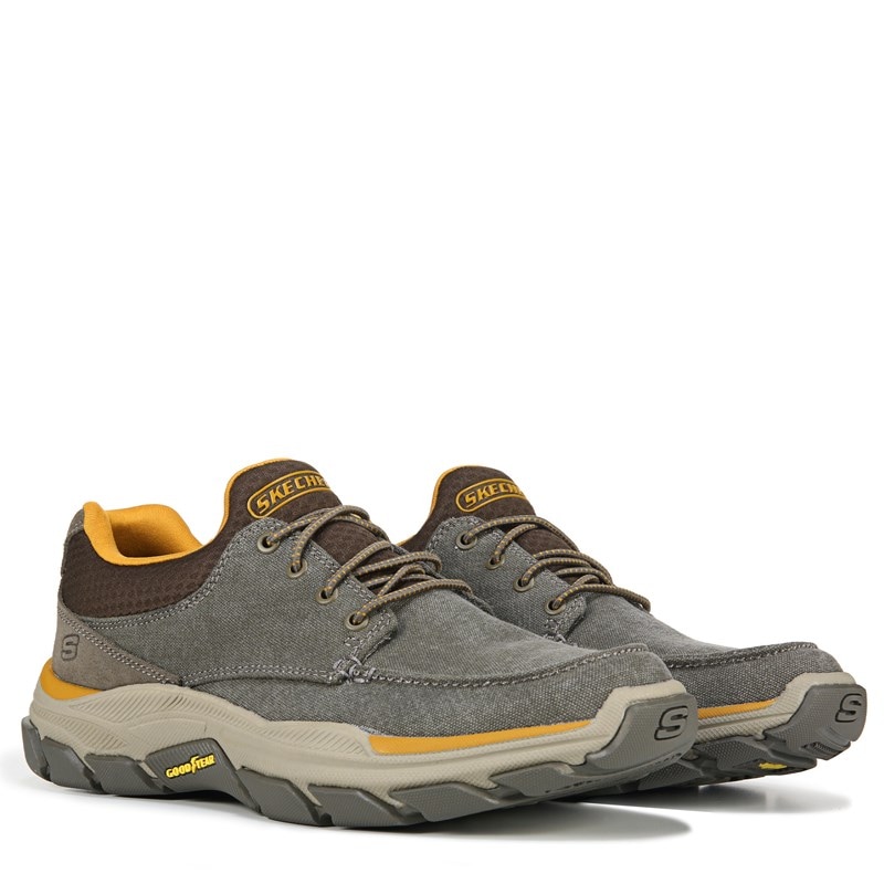 https://www.famousfootwear.com/blob/product-images/20000/58/99/1/58991_pair_feed800.jpg