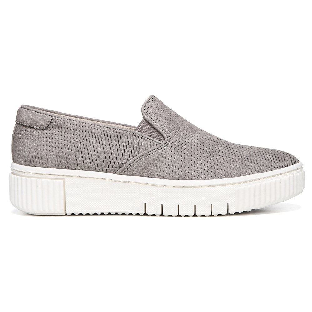 SOUL Naturalizer Women's Tia Medium/Wide Slip On Sneaker