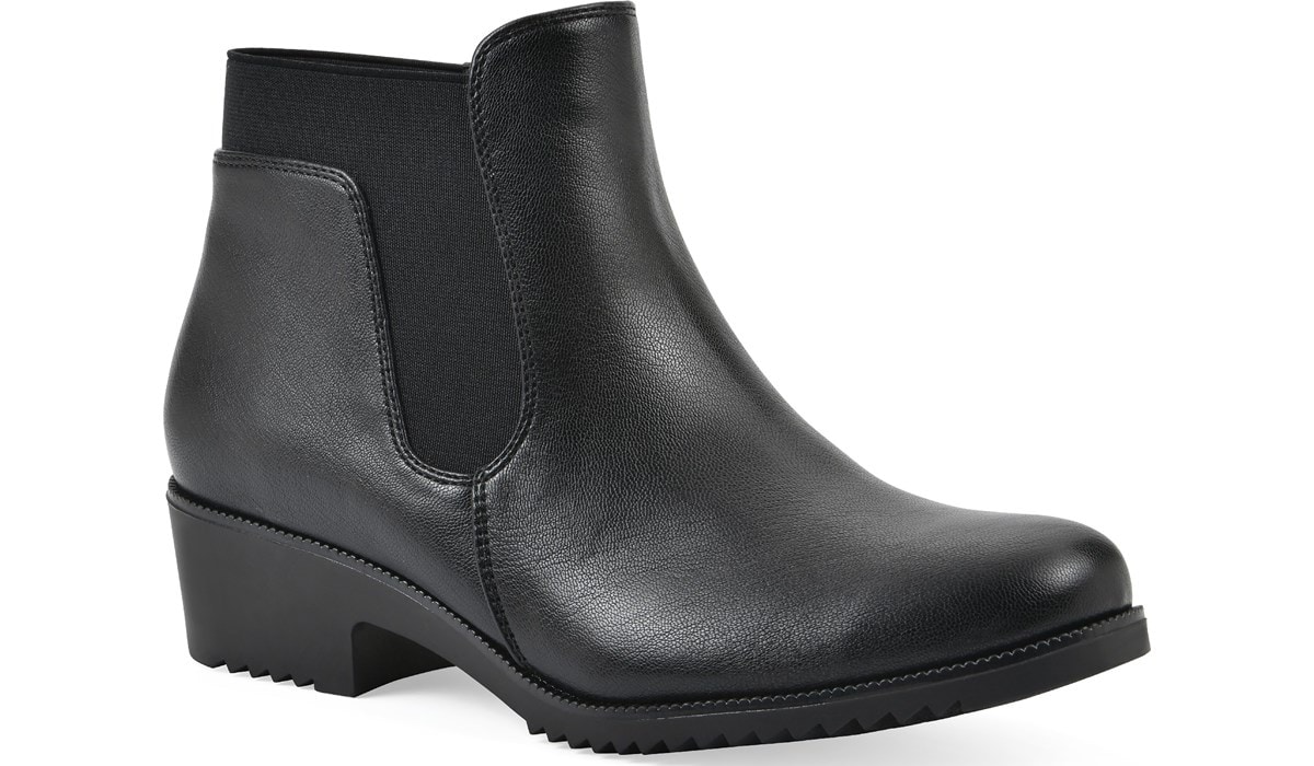 lugz slip resistant shoes