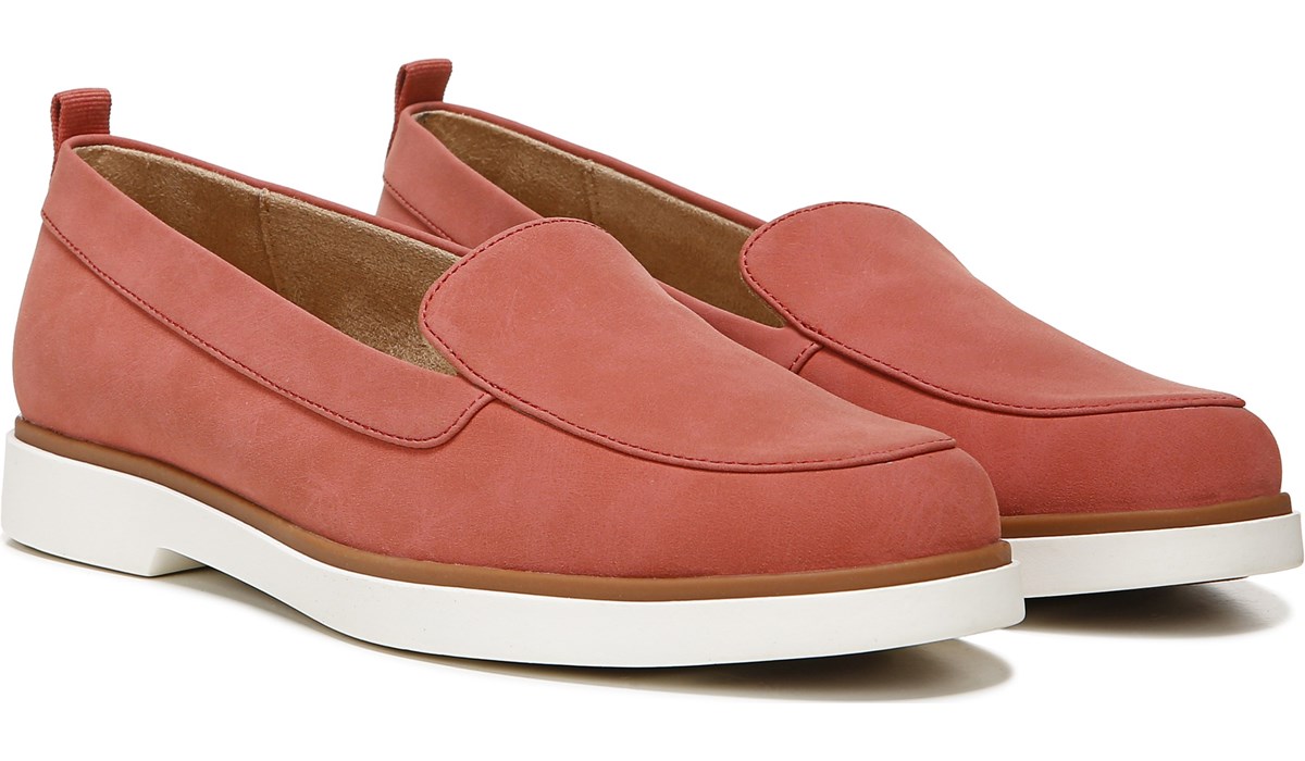 famous footwear naturalizer shoes