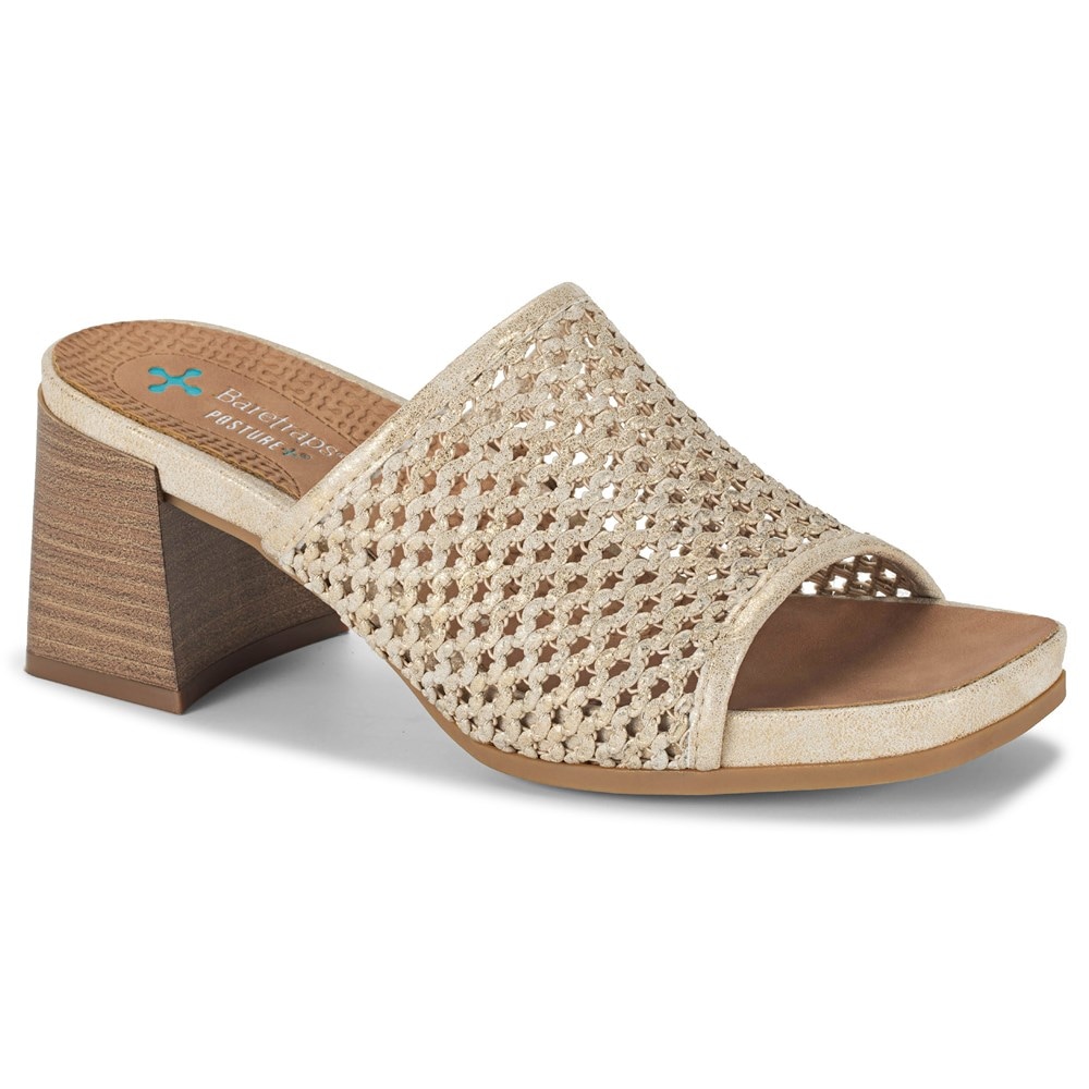Famous footwear hot sale bare traps