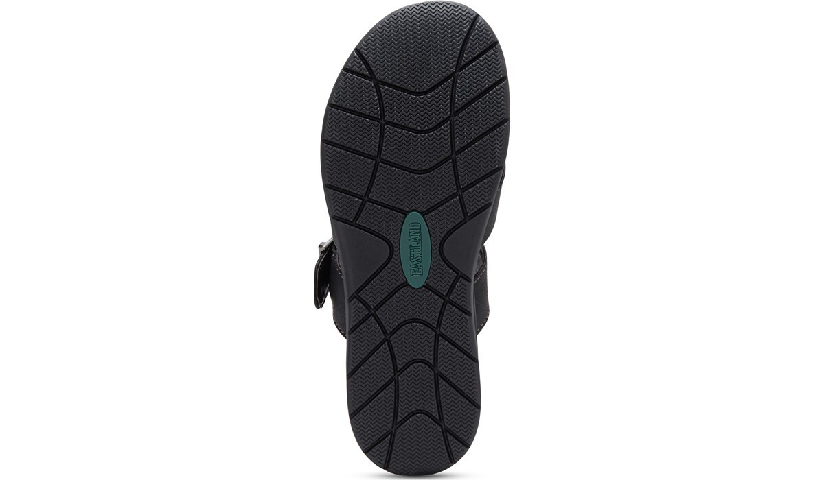 famous footwear eastland