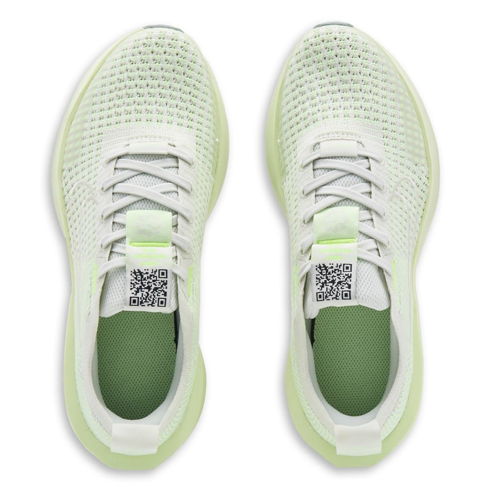 nike air boost flyknit