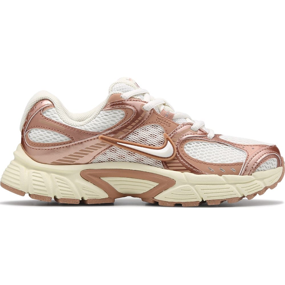 Nike Women's V5 RNR Sneaker | Famous Footwear