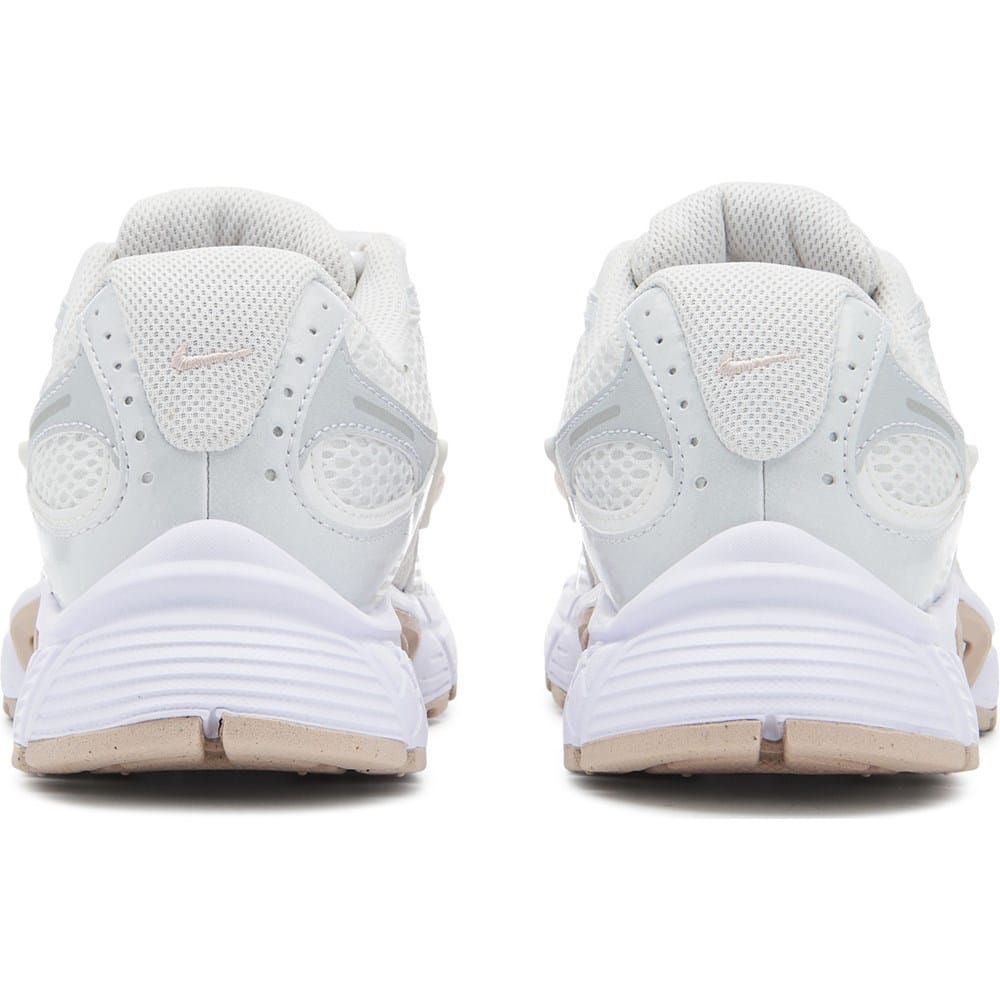 Nike Women's V5 RNR Sneaker | Famous Footwear