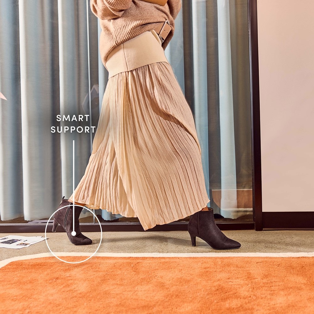 LifeStride Women's Glow Ankle Boot | Famous Footwear