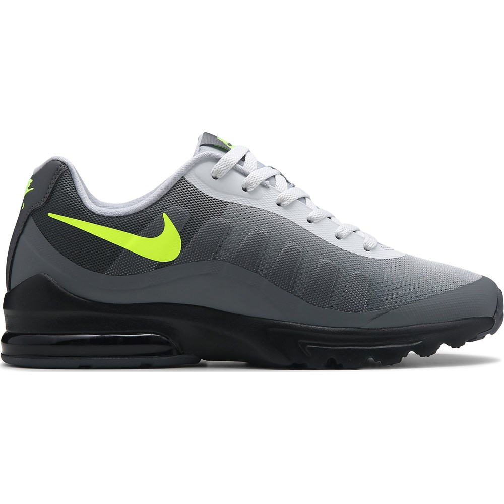 women's air max invigor sneaker