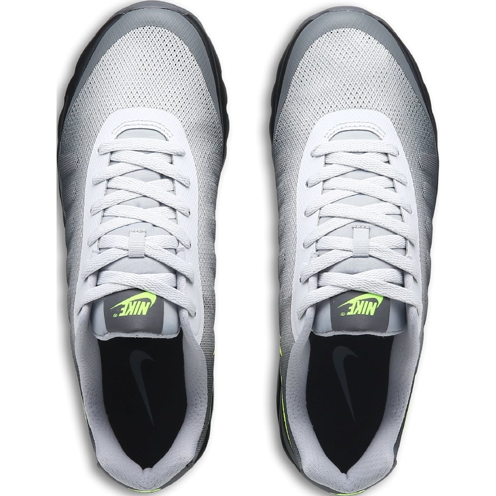 women's air max invigor sneaker
