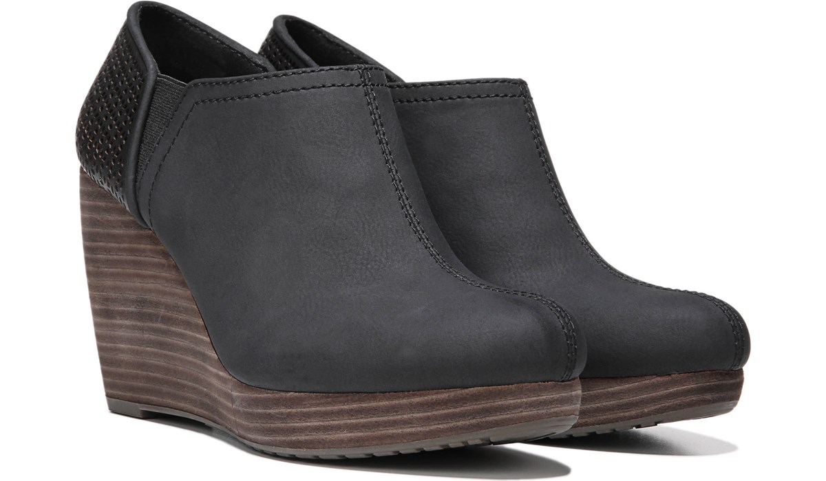 tall boots with fur