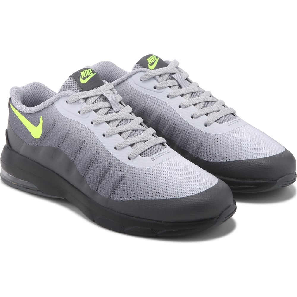 nike invigor junior