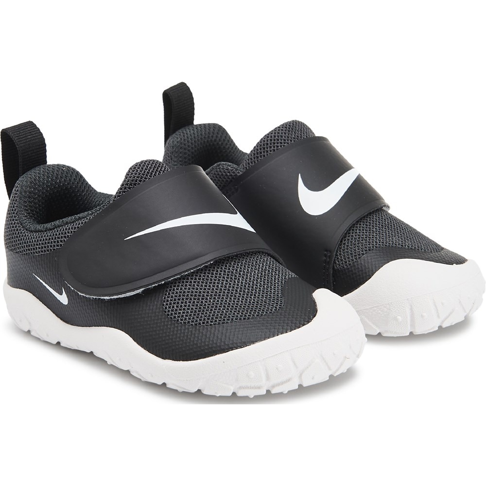 nike with swoosh on toe
