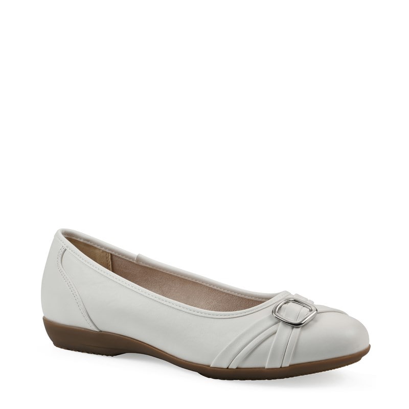 Cliffs by White Mountain Women's Calming Wide Flat Shoes (White Smooth) - Size 8.5 W