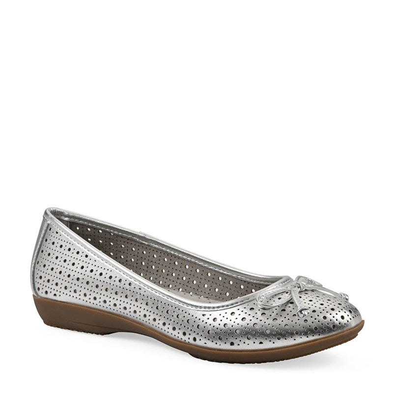 Cliffs by White Mountain Women's Cheryl Ballet Flat Shoes (Silver Silver Smooth) - Size 9.0 M