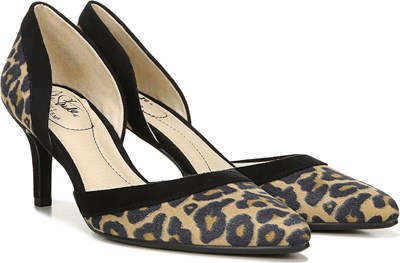 famous footwear womens pumps