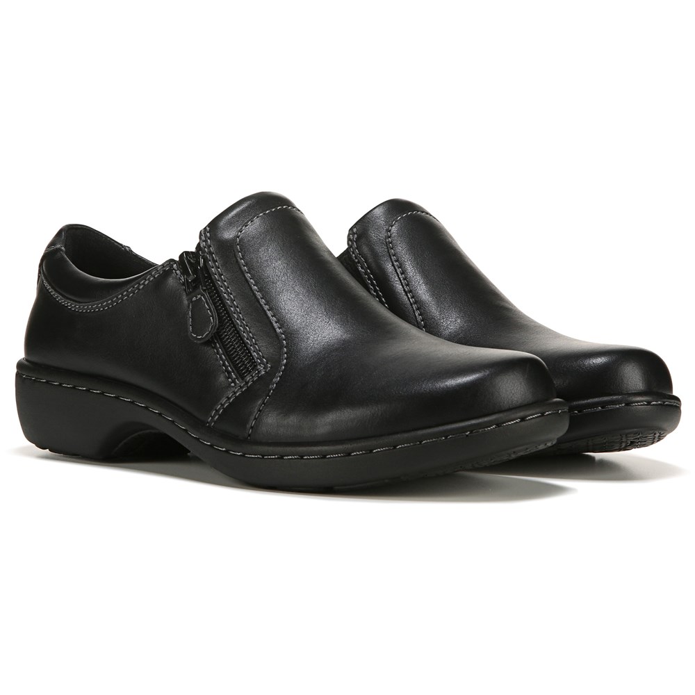 Famous discount footwear eastland
