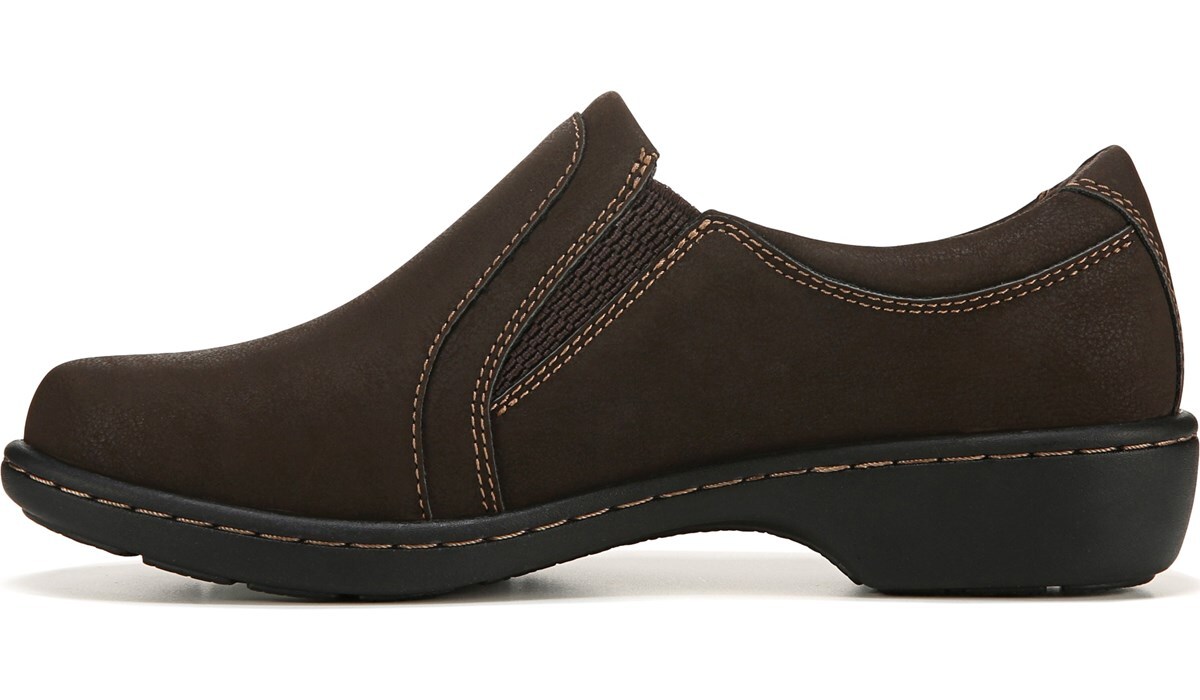 Eastland Women's Vicky Medium/Wide Slip On Famous Footwear