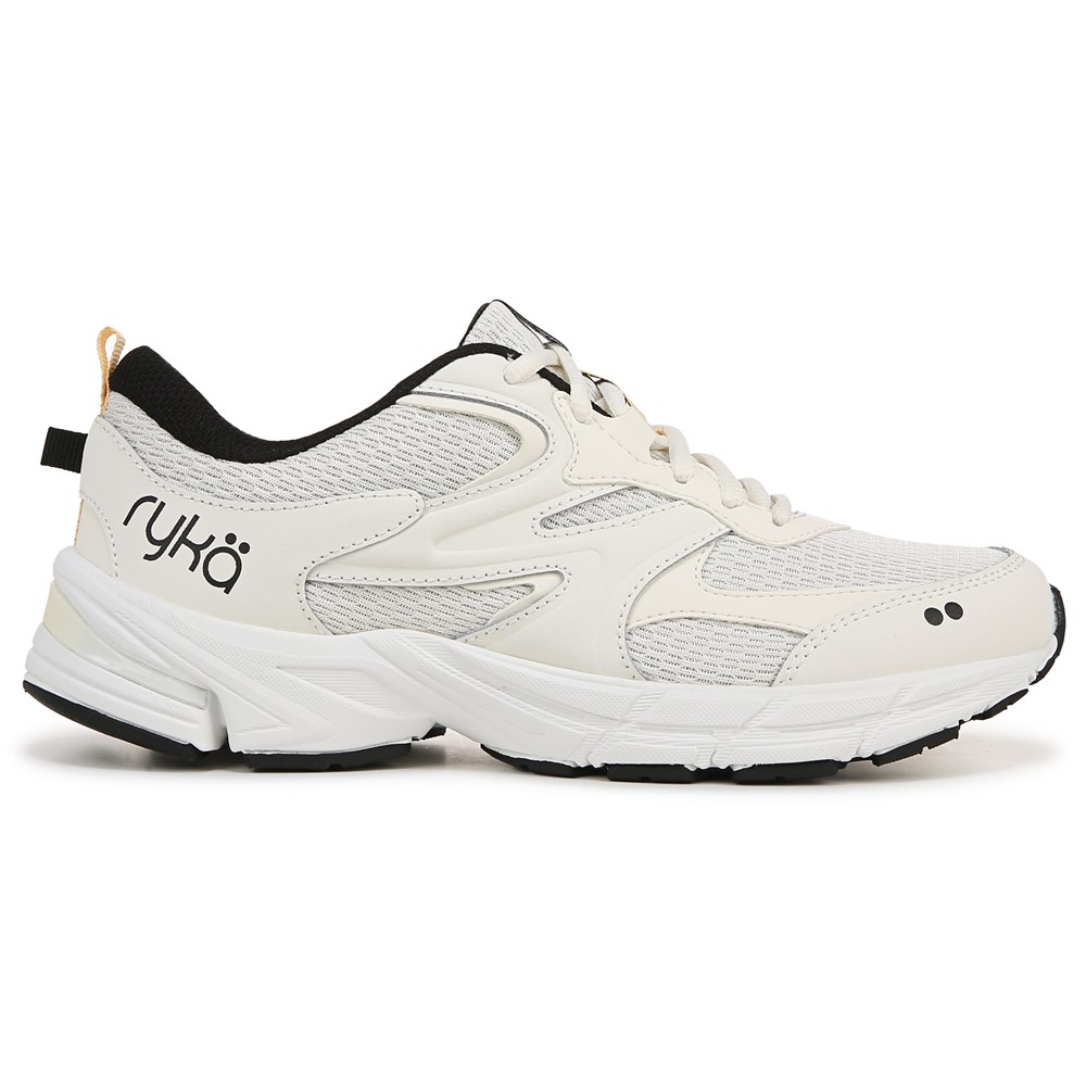 Women's Invoke Walking Sneaker