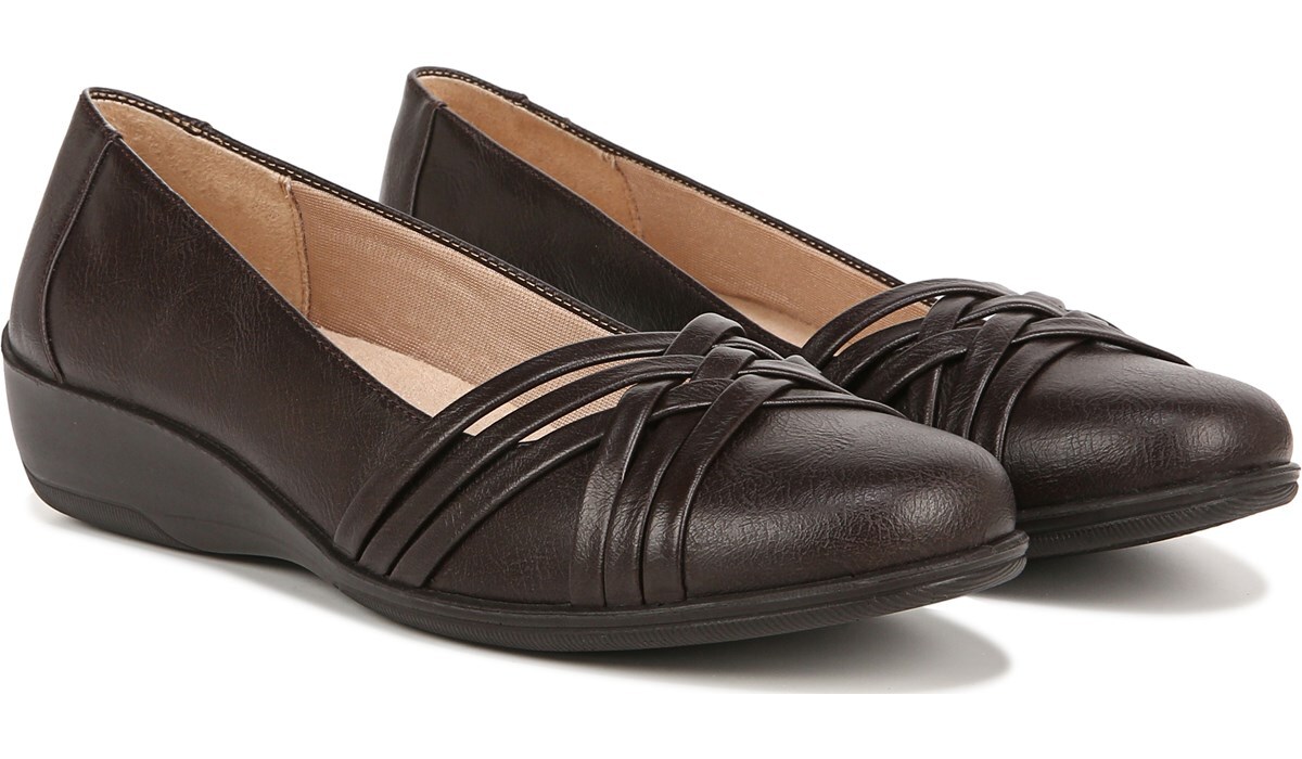 LifeStride Women's Incredible Medium/Wide Slip On Famous Footwear