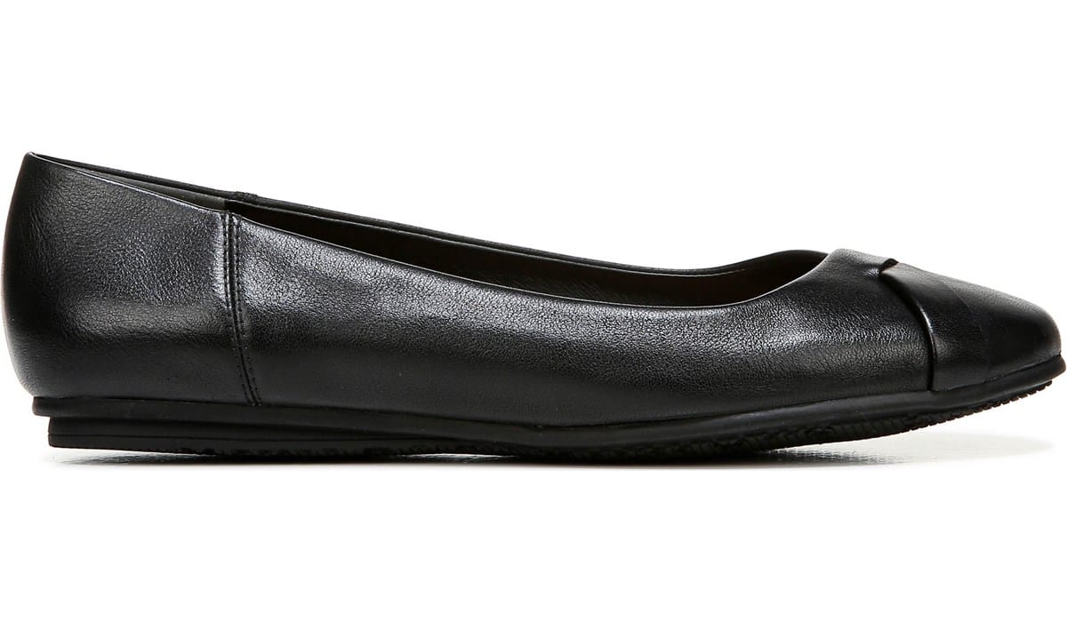 Zodiac Women's Sadie Slip On Flat | Famous Footwear