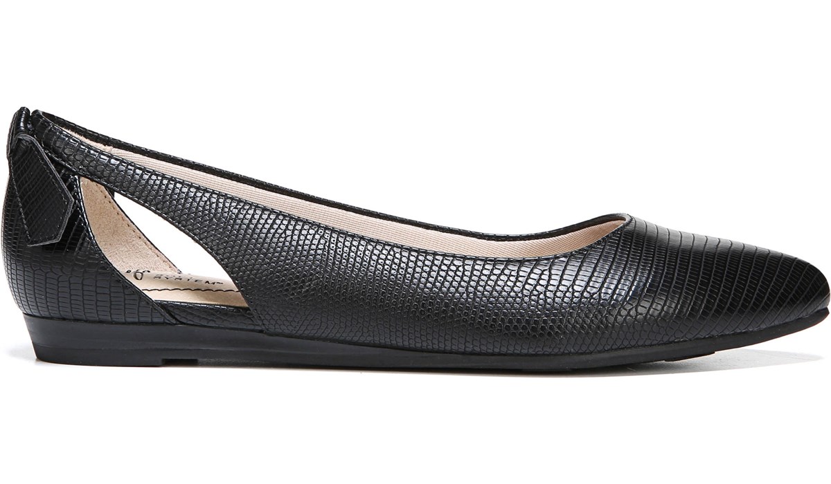 black flats size 10.5