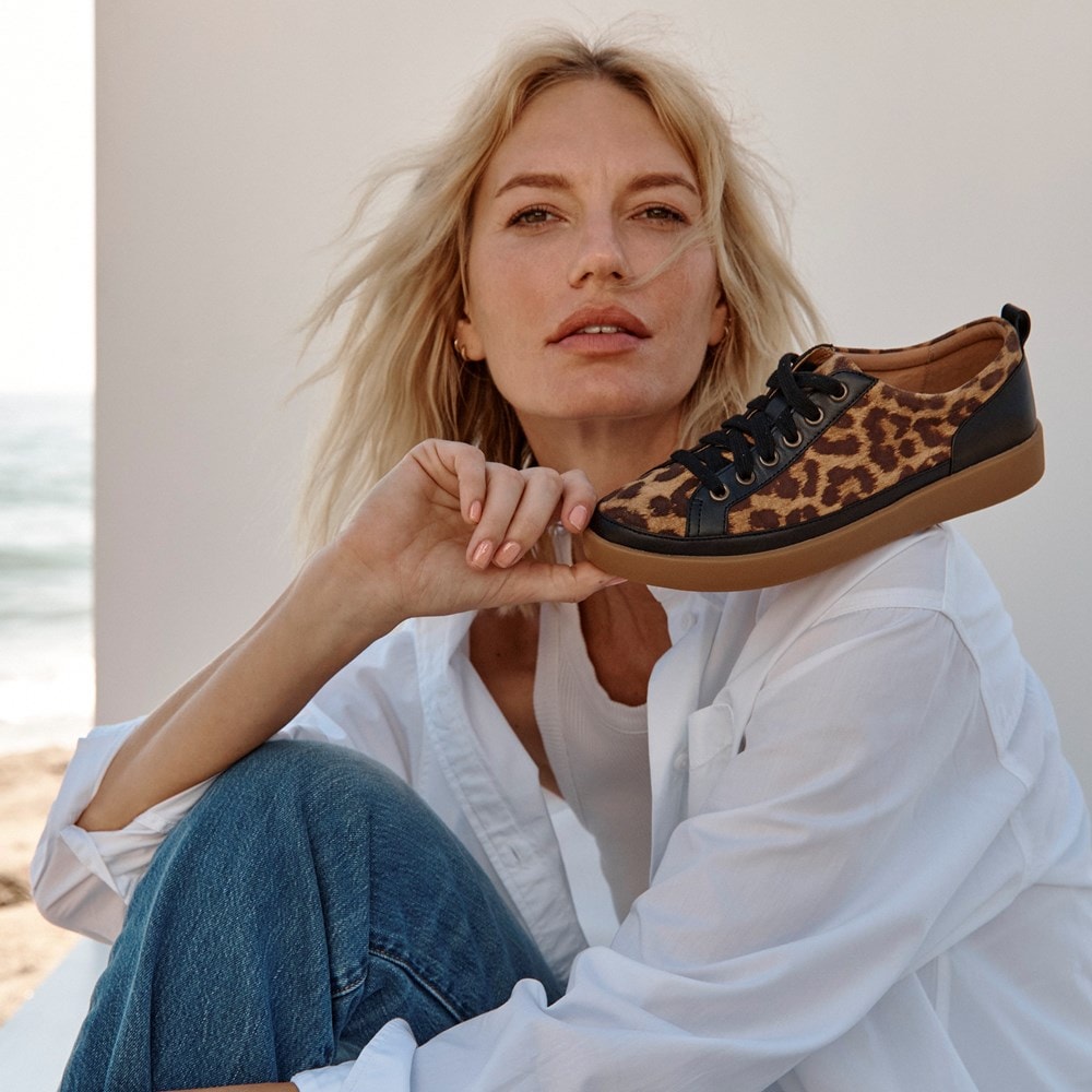Vionic Women's Winny Sneaker | Famous Footwear