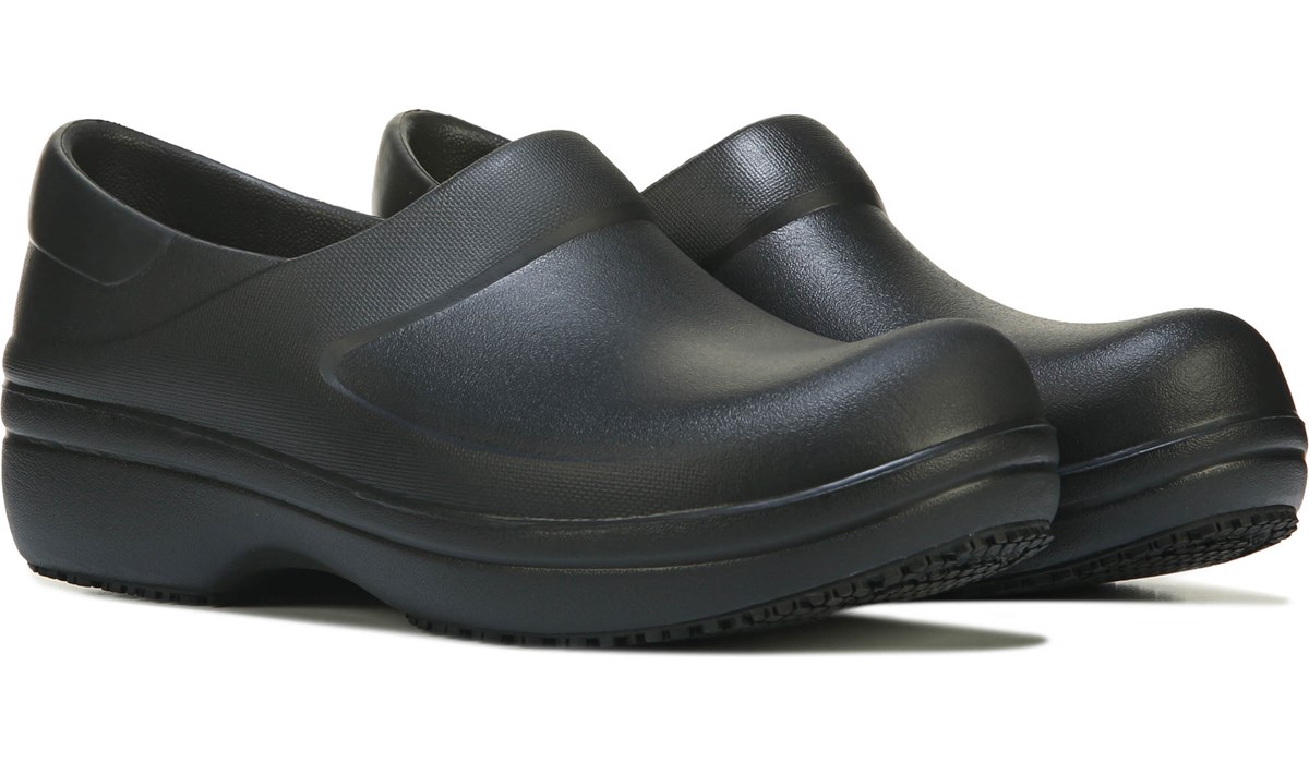 black slip resistant crocs