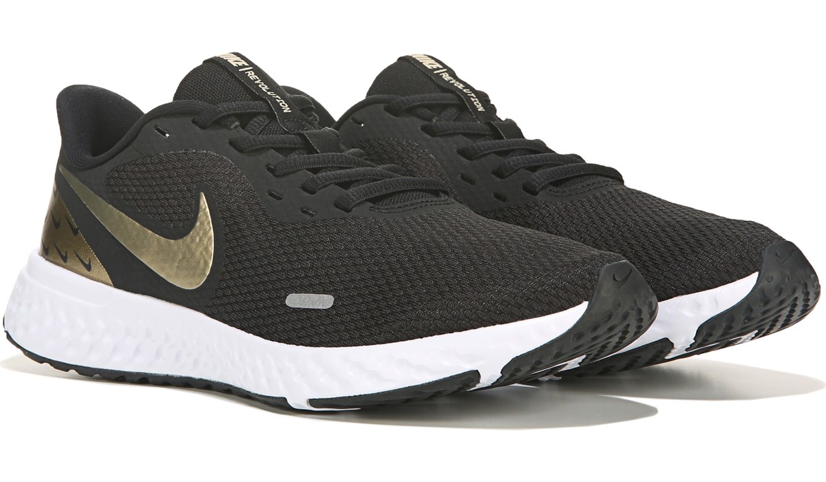 nike revolution women's black