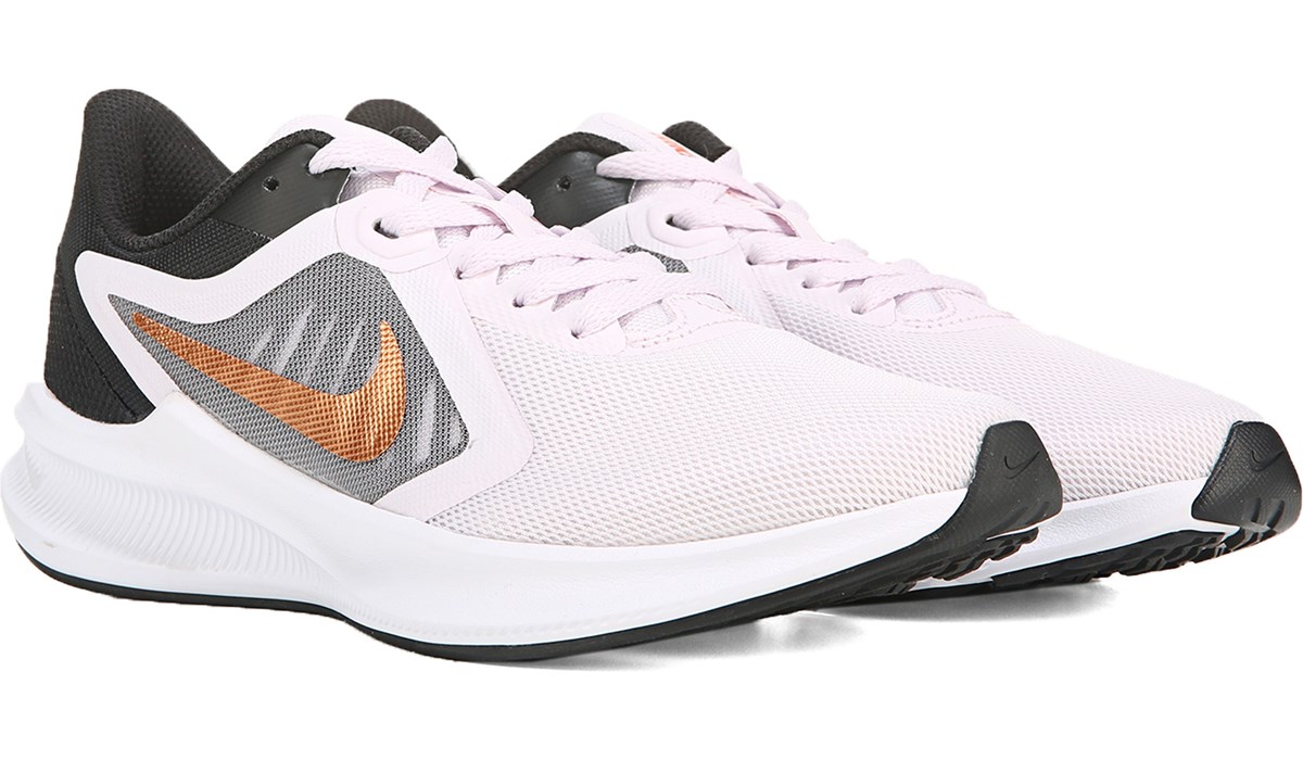 volleyball shoes famous footwear