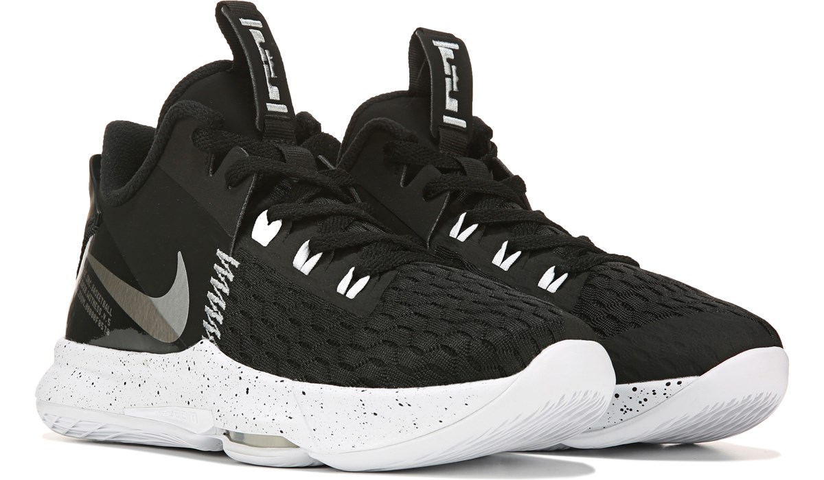 black basketball shoes for boys