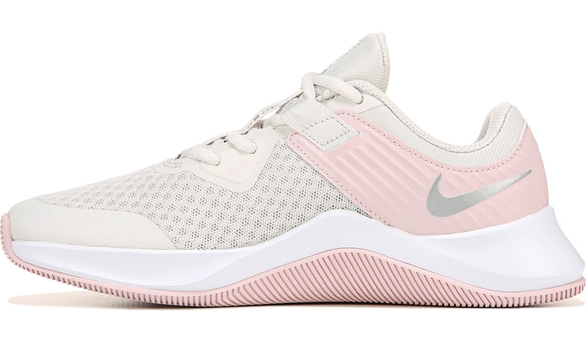 nike training mc trainers in pink