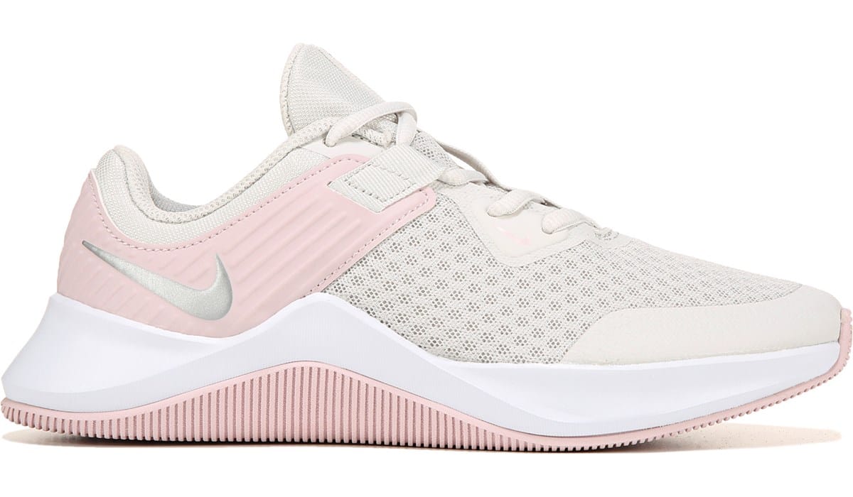nike training mc trainers in pink