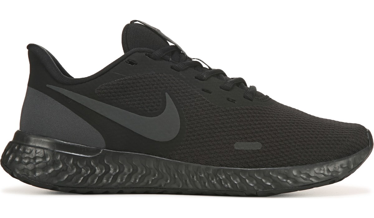 nike revolution 5 triple black