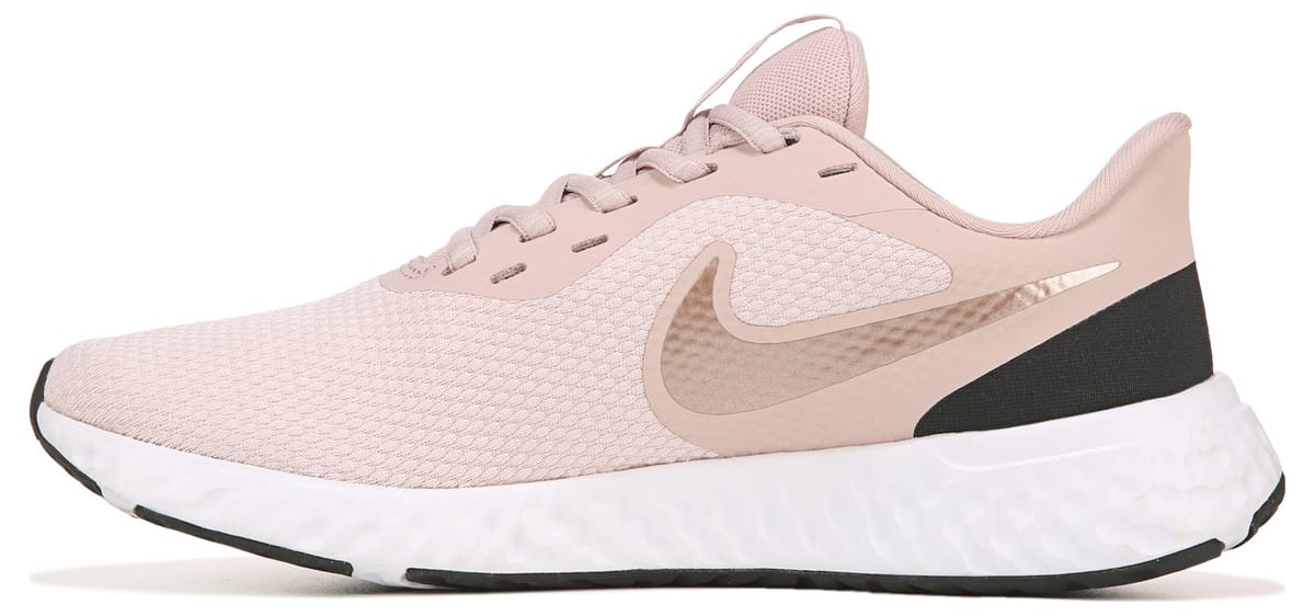 Nike Women's Revolution 5 Medium/Wide 