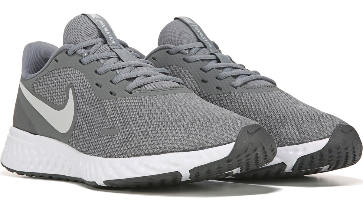 gray nike running shoes mens