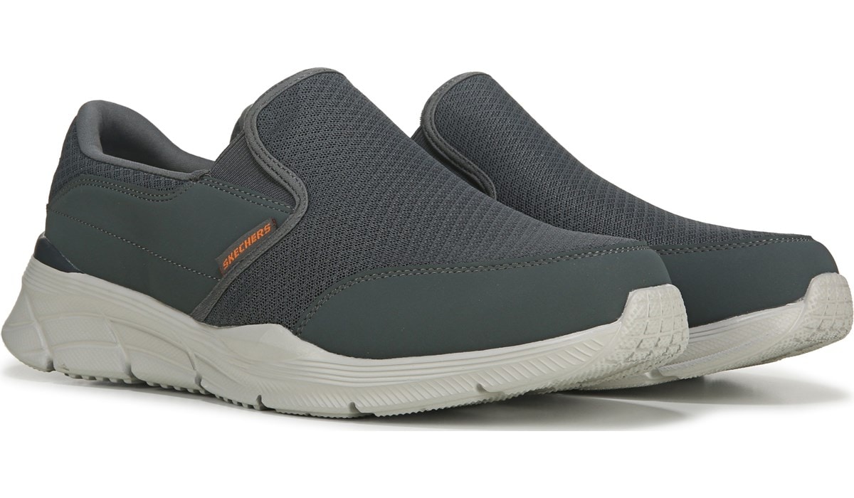 Escuela primaria impuesto Esta llorando Skechers Men's Persisting Wide Memory Foam Slip On | Famous Footwear