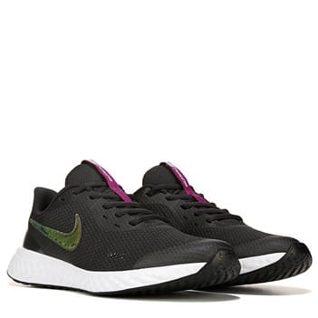 Nike Kids' Revolution 5 Sneaker Big Kid 
