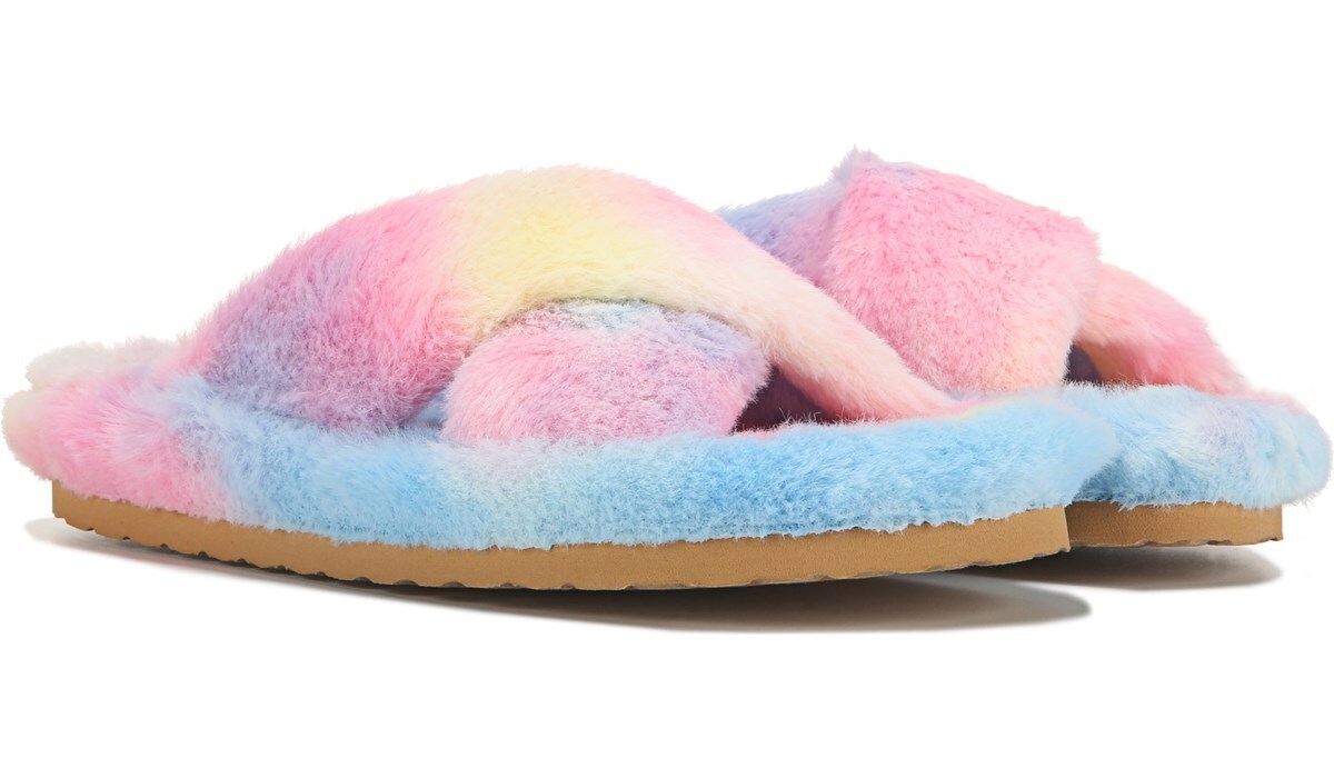 famous footwear slippers